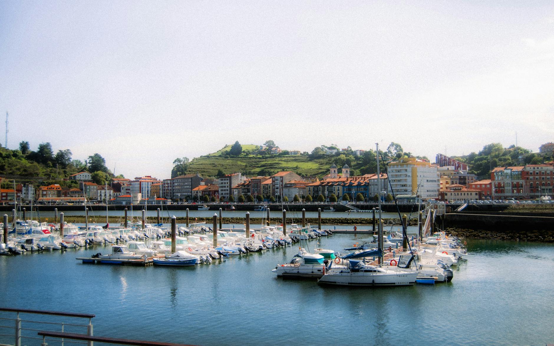 Puerto marinero en Asturias