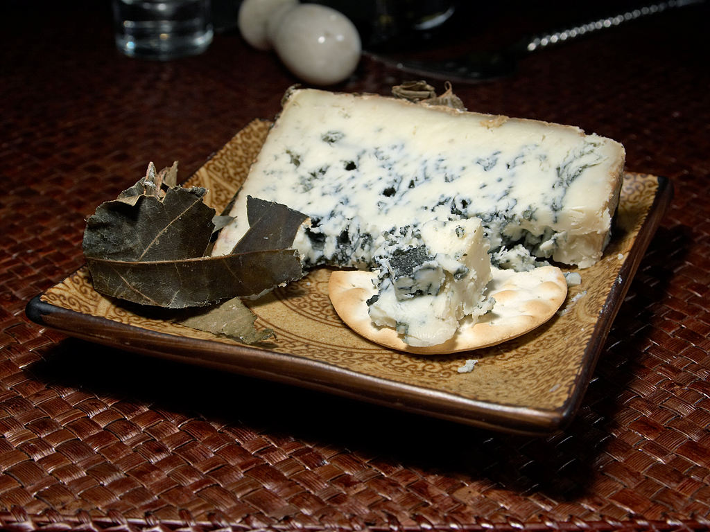 El Queso de Cabrales: La Joya Azul de Asturias que Guarda los Secretos de la Montaña