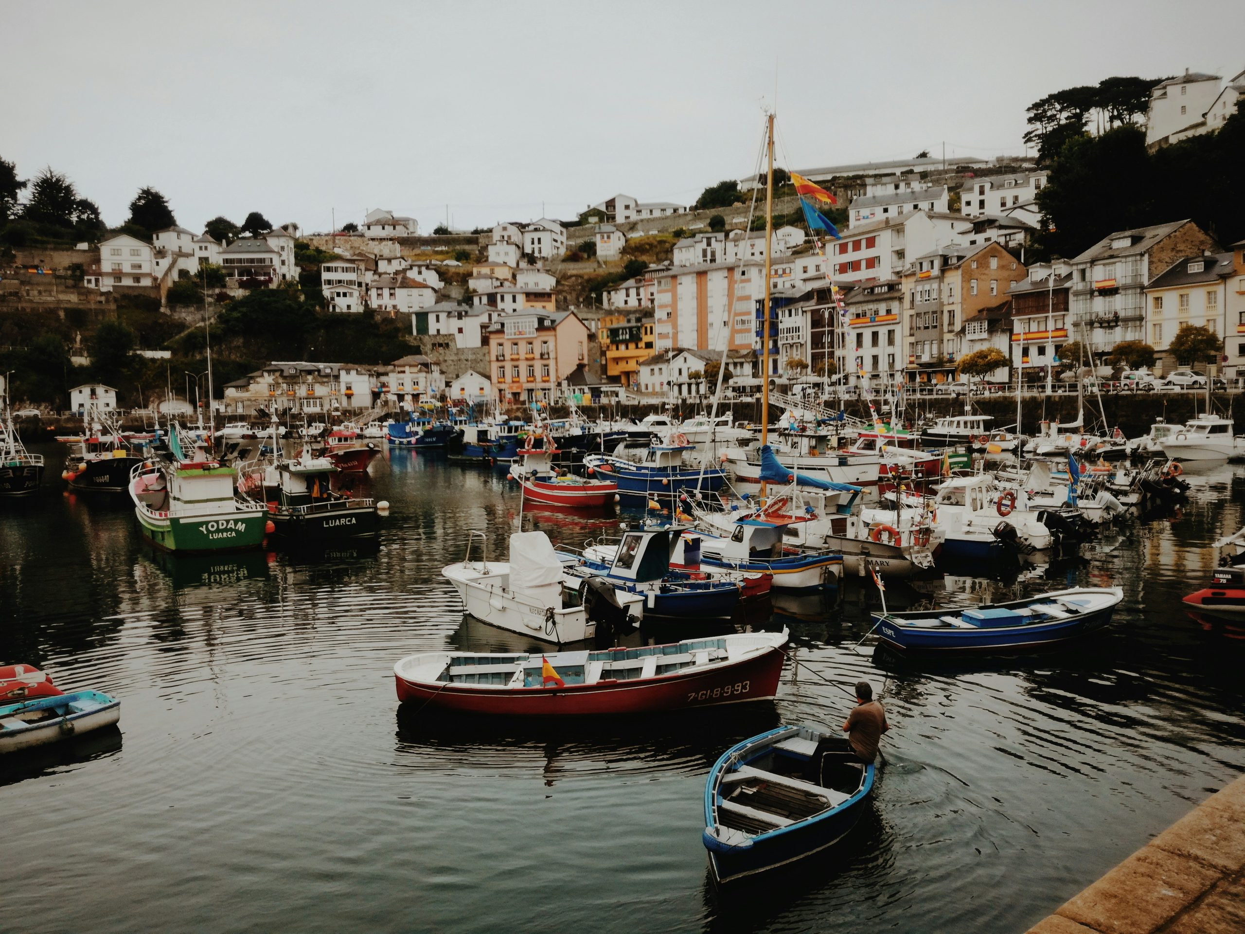 Luarca, el pueblo asturiano que te roba el corazón sin pedirte permiso