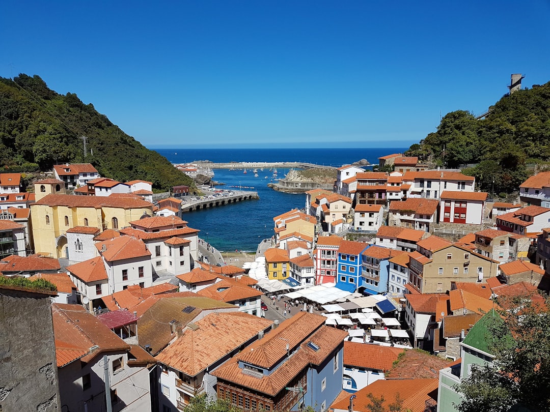 Cudillero: el pueblo asturiano donde los marineros aún viven en vertical