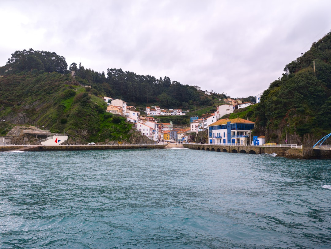 Lastres: el pueblo de pescadores asturiano que Hollywood robó y nadie sigue visitando