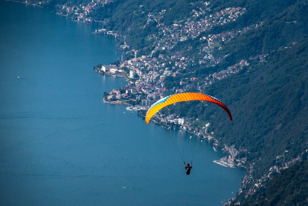 Parapente en la Sierra del Sueve: vuela sobre el Cantábrico desde 1.200 metros