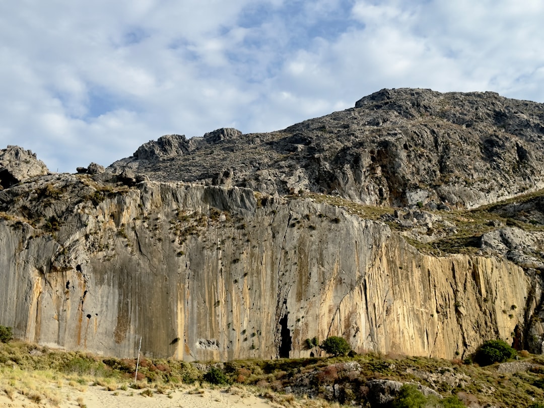 Vía Ferrata en Peña Viuda: trepa la pared de roca más accesible de Asturias